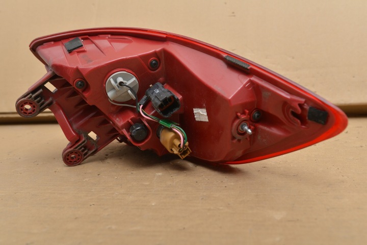 HYUNDAI TUCSON II III PHARE ARRIÈRE DROITE 92402-D31 92402-D71