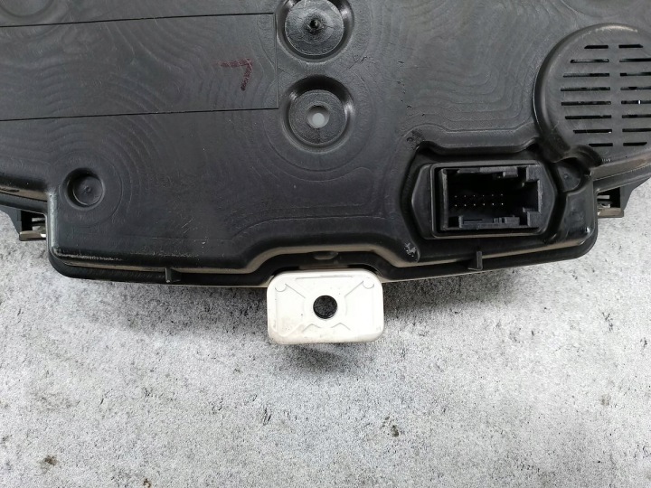 COMPTEUR OPEL CORSA D RESTYLAGE 0013312049 0001864940 1303304 1.3 CDTI