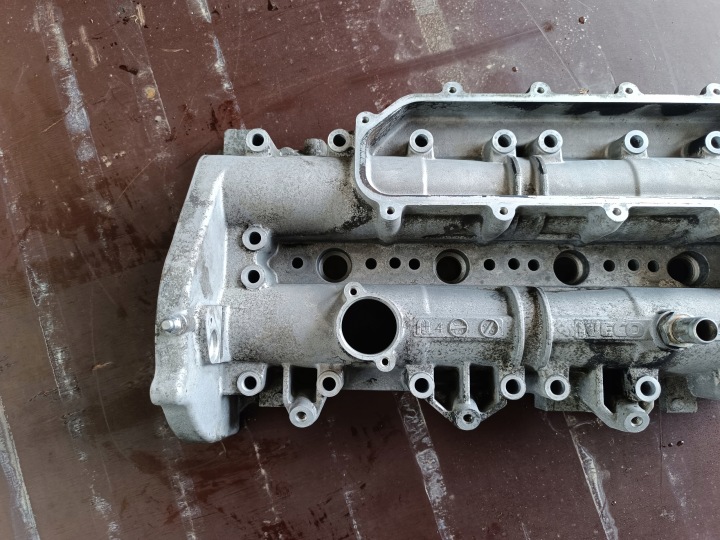 COUVERCLE DE SOUPAPES MOTEUR 2.3 IVECO DAILY FIAT DUCATO 504052453 ARBRES