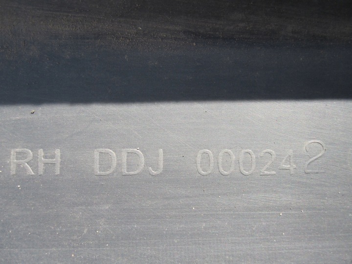 LAND ROVER DISCOVERY III 08R MOULURE SEUIL DROITE DDJ 000242