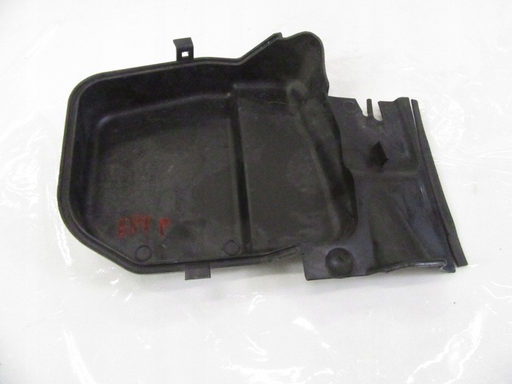PROTECTION PLASTIQUE FILTRE DROITE AVANT BMW E81 E82 E84 E87 E88 E90 E91 E92 E93