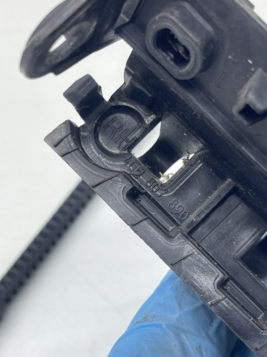AUDI A6 C7 BERLINE UCHYWT FIXATION GLISSIÈRE GUIDE PARE-CHOCS DROIT ARRIÈRE