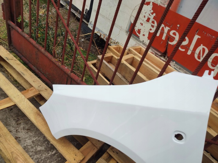 AILE GAUCHE SKODA FABIA II 2 7-14R ROOMSTER PRAKTIK 5J 6-15R 1026 LF9E