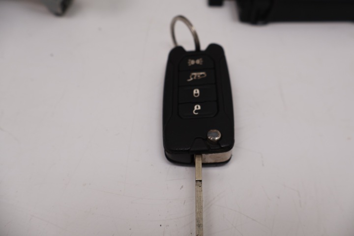 JEEP RENEGADE 1.4 MTA ORDINATEUR CONTACTEUR D'ALLUMAGE FUSIBLE 519773460, 52061844, 520677700