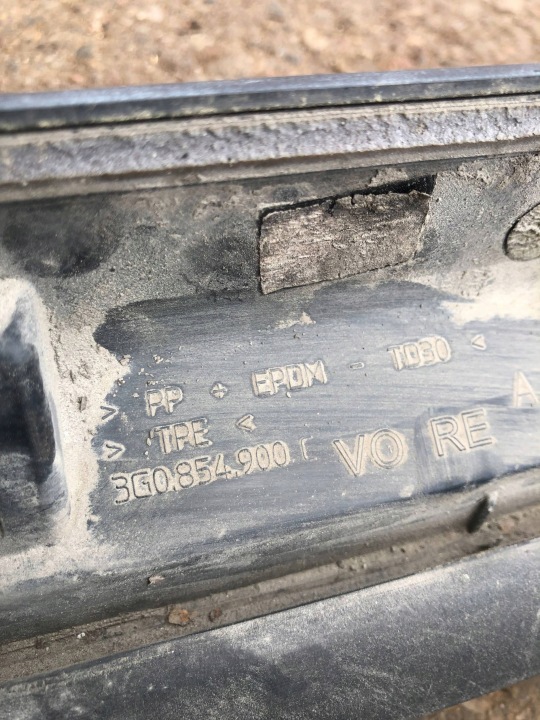 MOULURE PORTES ARRIÈRE VOLKSWAGEN PASSAT B8 3G0854901C