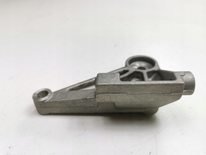 SUPPORT SUPÉRIEUR SUPPORTS ALTERNATEUR POLONEZ ROVER 1.4 MPI YLU10086