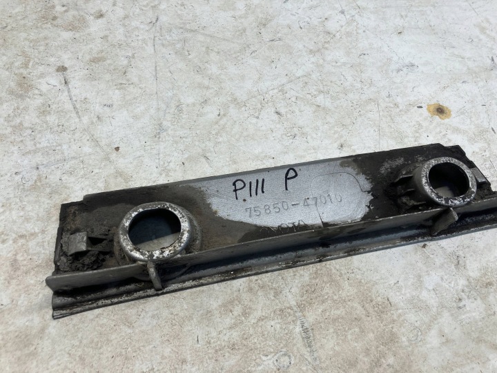 PRIUS III SEUIL PROTECTION EXTÉRIEUR SEUIL DROITE 1F7 ENDOMMAGÉE