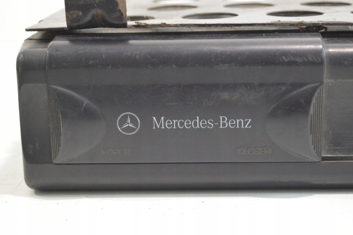 CHANGEUR 6CD MAGAZYNEK MERCEDES W140 AVEC CLASSE C140 CL 0028204289