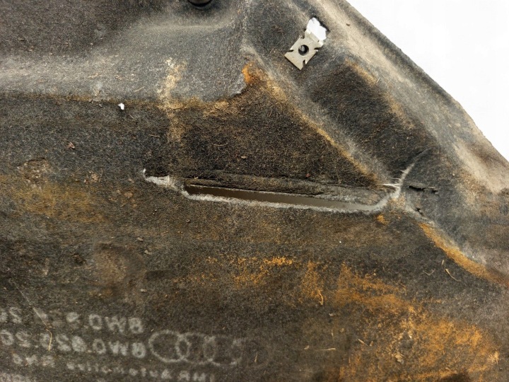 AUDI A4 S4 B9 8W0825207A GAUCHE CÔTÉ PROTECTION CHÂSSIS LATÉRALE