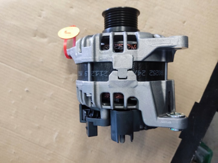 ALTERNATEUR BOSCH 0986085520 IVECO DAILY VI NEUF