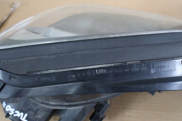 HYUNDAI TUCSON I 04-10 PHARE AVANT GAUCHE ORIGINAL EUROPE