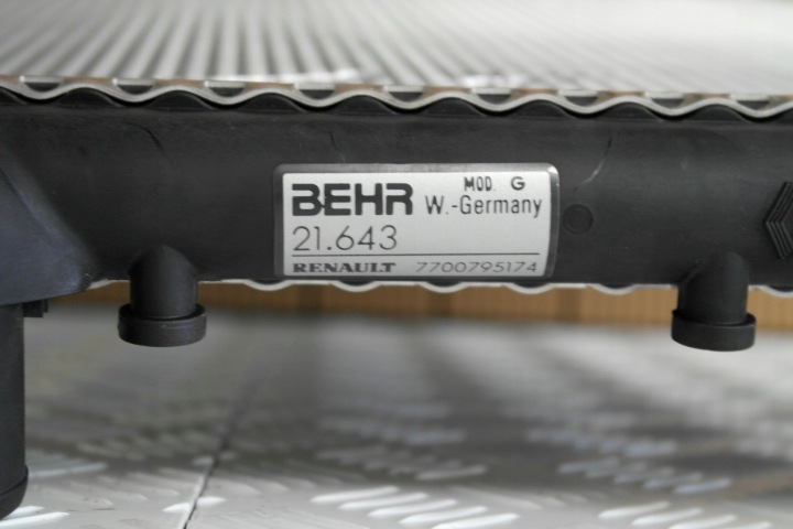 RENAULT 21 88- 1.7B RADIATEUR EAU USINE NEUF ORIGINALE 7700795174 OE