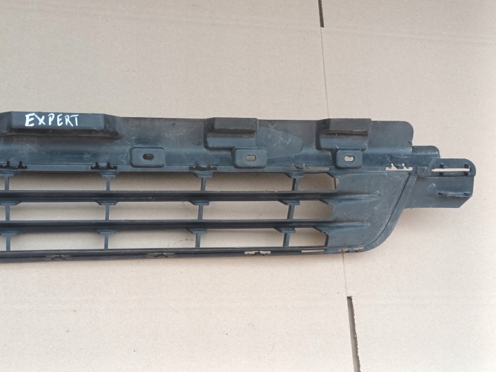 GRILLE AVANT PEUGEOT EXPERT III JUMPY III CENTRALE AVANT