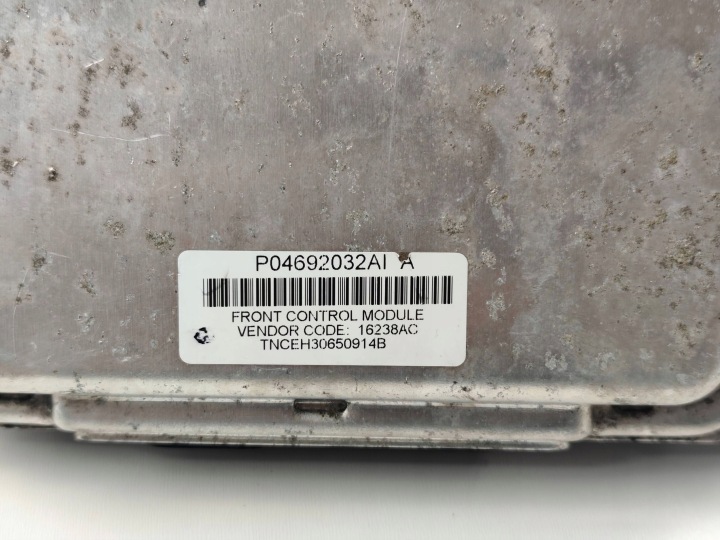 BOÎTE FUSIBLES MODULE CONTRÔLEUR FCM CHRYSLER 300 300C P05087269AJ