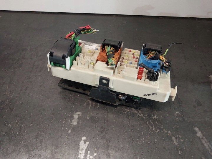 MODULE CONTRÔLEUR CONFORT FORD FOCUS 7M5T-14A073-BB