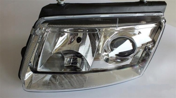 PROJECTEUR VW PASSAT B5 '97 XÉNON GAUCHE DEPO