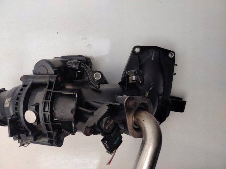 MERCEDES W212 2.2 CDI PAPILLON DES GAZ AIR CONDUIT D'AIR AIR A6510900370