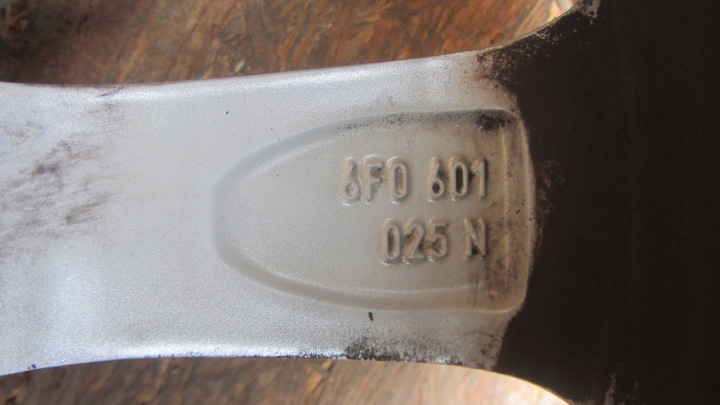 JANTE ALUMINIUM SEAT IBIZA 6F0 R15 6F0601025N