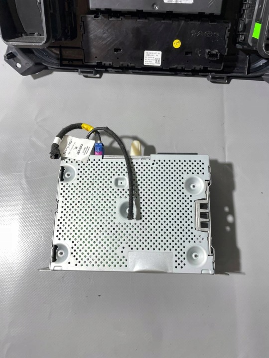 RADIO MONITEUR D'USINE EUROPE PARTENAIRE BERLINGO 9830084880 9818777780