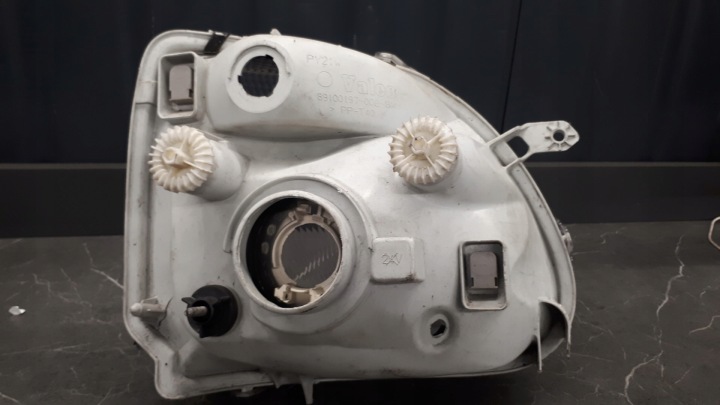 09204189 PROJECTEUR GAUCHE OPEL AGILA A 02R VALEO