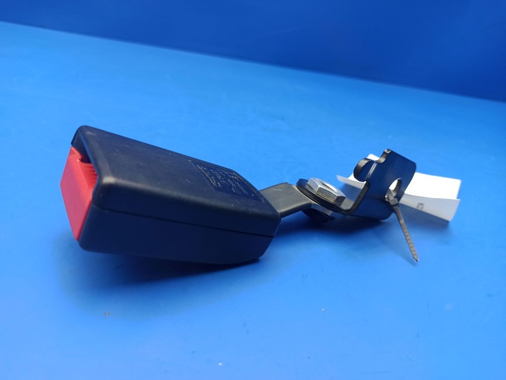AGRAFE COURROIE ARRIÈRE TENDEUR CADILLAC BLS 12794563