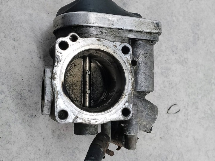 PAPILLON DES GAZ VW GOLF V 06A133062AB A2C53042125 VDO 1.6 8V
