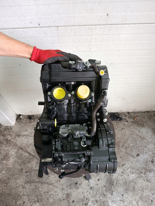 HONDA RADIO 750 RH12 MOTEUR