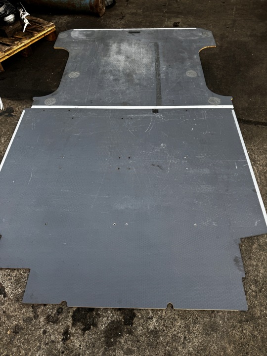 MERCEDES W447 VITO LONG PLANCHER AVEC SKLEJKI WURTH