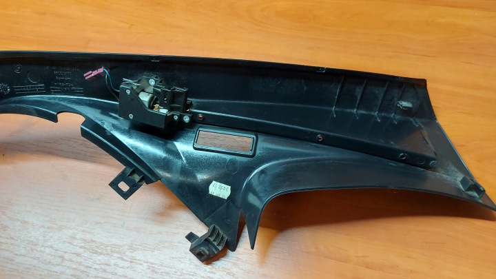 PROTECTION MONTANTS COUVERCLES DE COFFRE DROIT ARRIÈRE BMW 5 E61