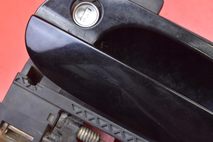 POIGNÉE GAUCHE AVANT AVANT NOIRE BMW E39 LIFT 00-04