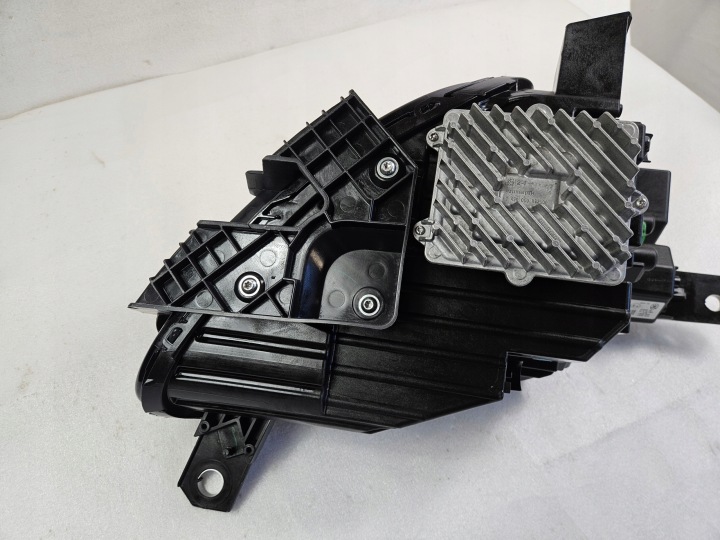 GAUCHE PHARE AVANT MASERATI GRECALE GT COMPLET MODENA TROFEO NOIR 06703034830