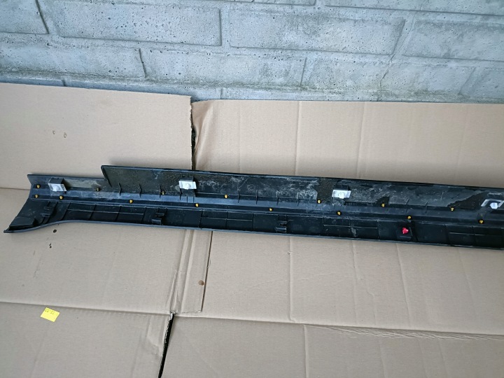 KIA SORENTO IV 20R MOULURE SEUIL SEUIL GAUCHE 87751-P2000