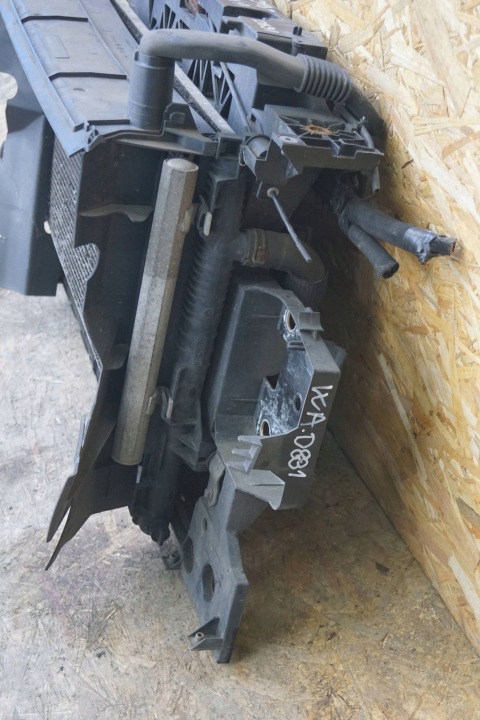 RENAULT SCENIC III PANNEAU AVANT RADIATEURS VENTILATEUR 1.6B (D831)
