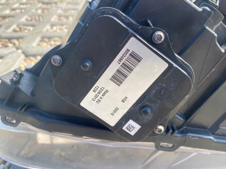 VOLVO XC60 I 1 LIFT PHARE DROIT BI XÉNON ROTATIF