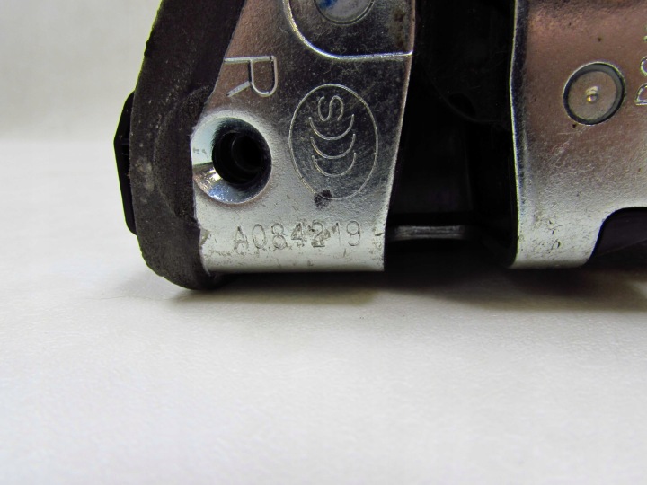TOYOTA COROLLA E21 XII 19-23 HAYON BERLINE SERRURE DE PORTE DROIT ARRIÈRE 4 BROCHES