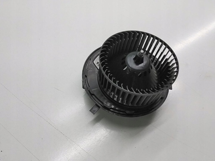 2018 VOLKSWAGEN TIGUAN PETIT MOTEUR COUVERCLES DE COFFRE CONDUIT D'AIR 5WB819021A
