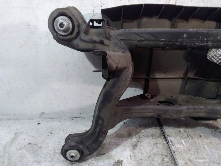 MERCEDES W117 C117 CLA CHÂSSIS CHÂSSIS BERCEAU SUSPENSION ARRIÈRE COMPLET BONNES CONDITIONS