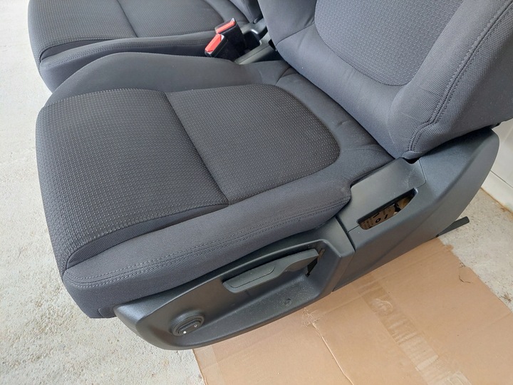 SEATS SOFA CARDS TUNNEL JAGUAR XE - EUROPE 