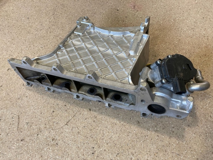 COLLECTEUR ADMISSION VOLKSWAGEN PASSAT B8 04L129766T