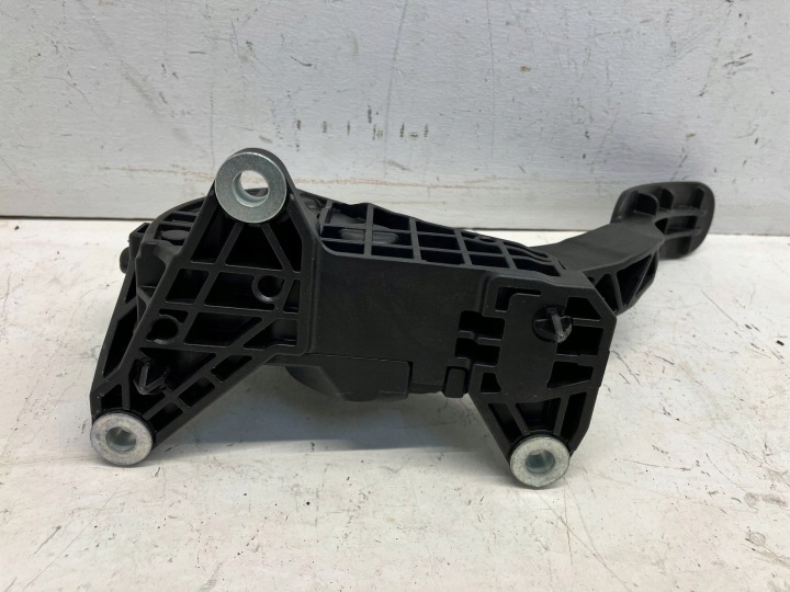 YARIS CROSS HYBRIDE POTENTIOMÈTRE PÉDALE GAZ ACCÉLÉRATION
