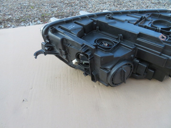 PROJECTEUR GAUCHE OCTAVIA III 5E1941017A
