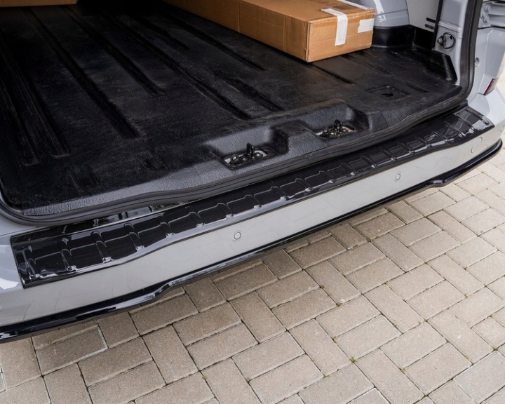 MOULURE ARRIÈRE PARE-CHOCS FORD TOURNEO CUSTOM V710 VAN II 2023-