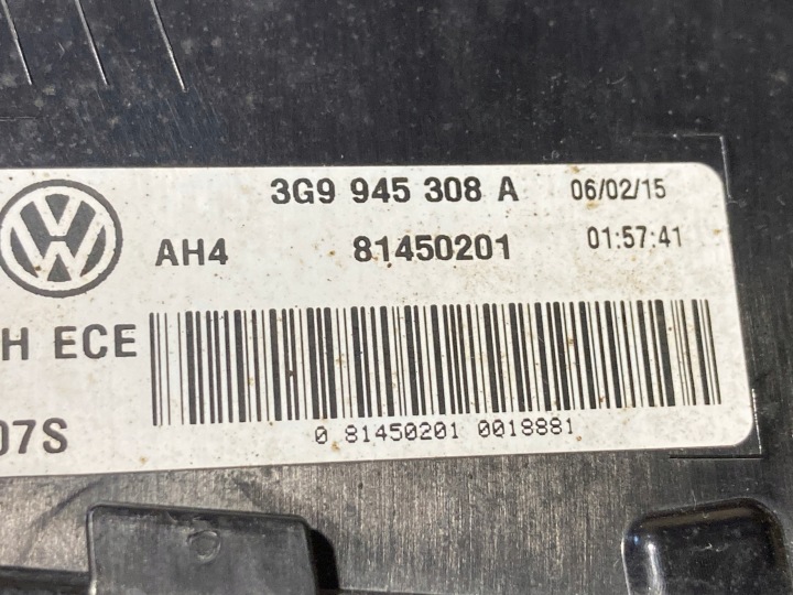 PHARE LED DROITE ARRIÈRE DANS AILE COUVERCLE DE COFFRE VW PASSAT B8 UNIVERSEL EUROPE