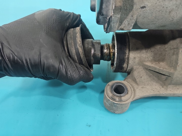 CRÉMAILLÈRE DE DIRECTION CRÉMAILLÈRE DE DIRECTION VOLVO V40 II 12- SUR PIÈCES KOROZJA