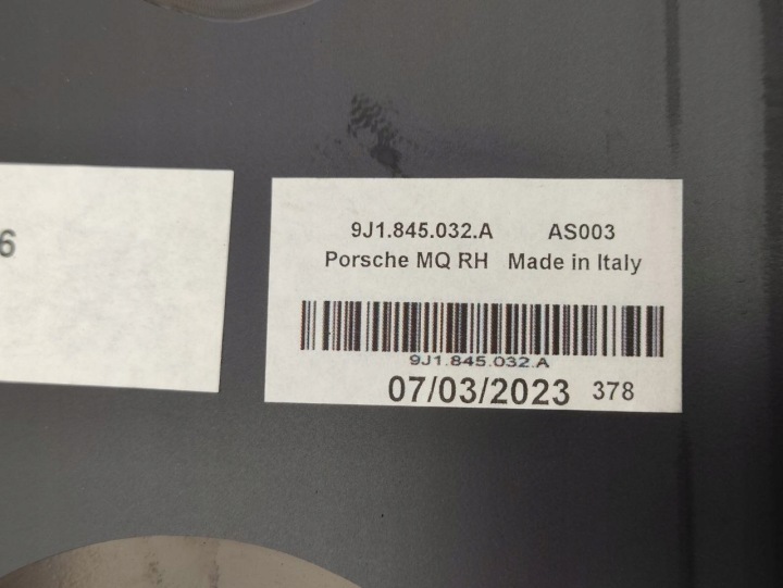 PORSCHE TAYCAN 9J1 2023 PROTECTION SUPÉRIEURE MONTANTS B 9J1845032A