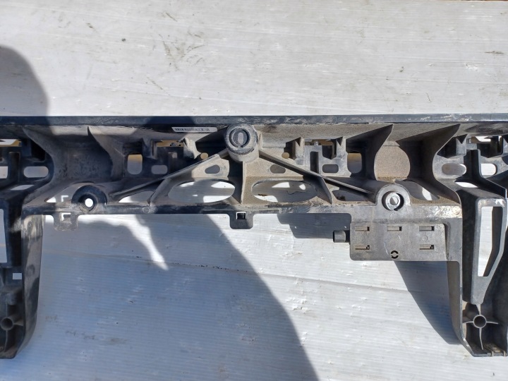BMW F15 X5 F85 X5M FIXATION GLISSIÈRE PARE-CHOCS ARRIÈRE ARRIÈRE CENTRAL 7294391