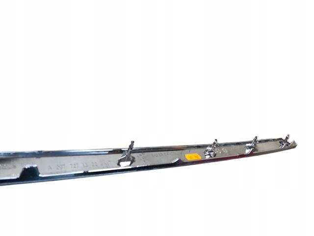 MERCEDES E CLASSE W207 LIFT MOULURE PORTES GAUCHE AVANT CHROME A2078300200