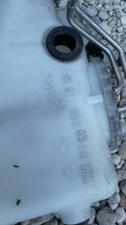 MERCEDES W211 RÉSERVOIR LAVE-GLACES 2118600360