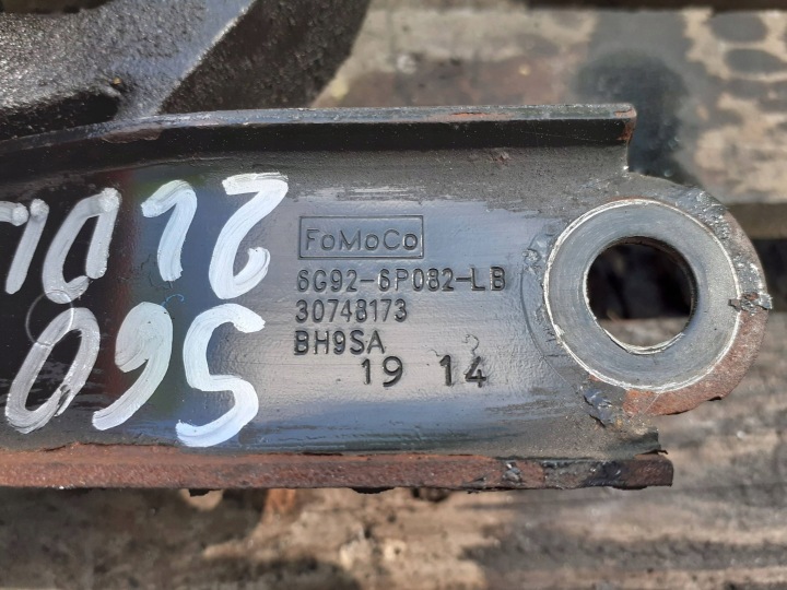 VOLVO V70 2015 SUPPORT FIXATION ROULEMENTS SUPPORTS ARBRE DE TRANSMISSION