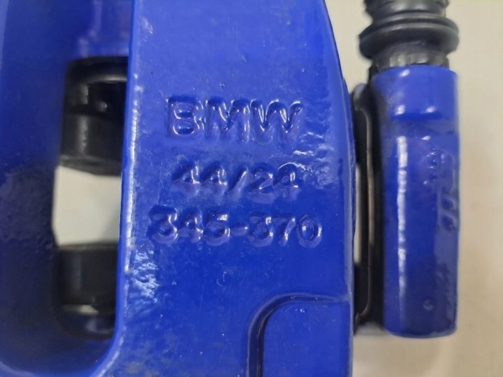 BMW 5 G30 G31 2023 AVEC ARRIÈRE ARRIÈRE ÉTRIER DE FREIN DE FREIN